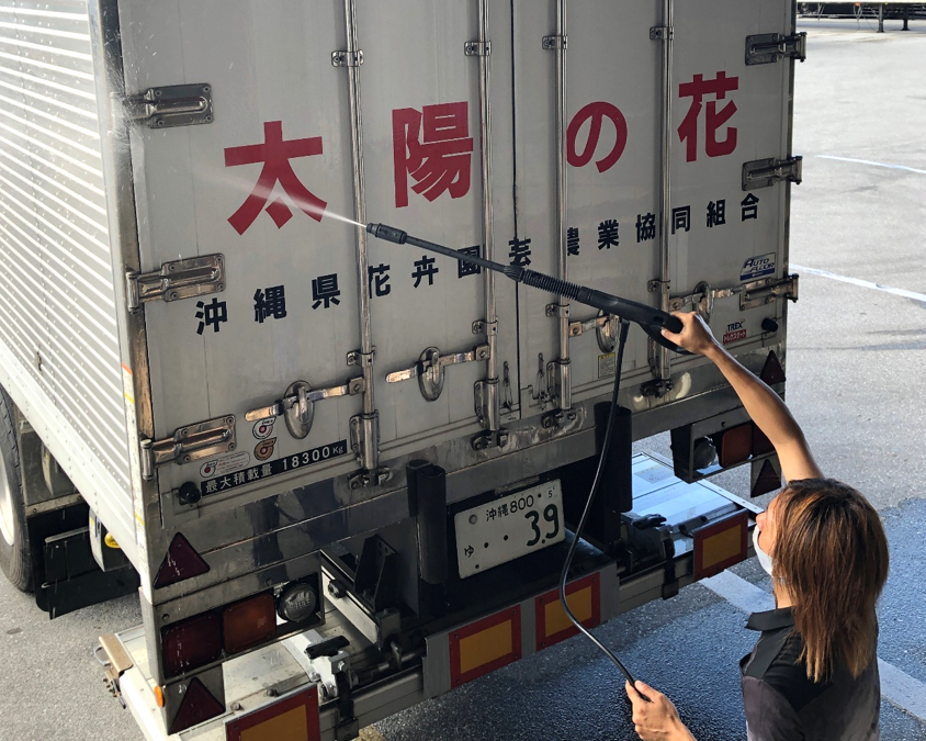 集荷トラック洗車②